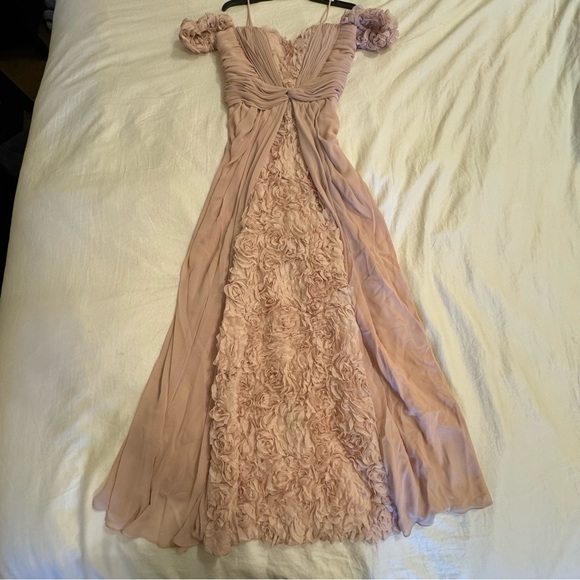 Mignon Dusty Rose Pink Rosette Evening Gown / Bridal Gown - Size: 12 - Picture 1 of 15